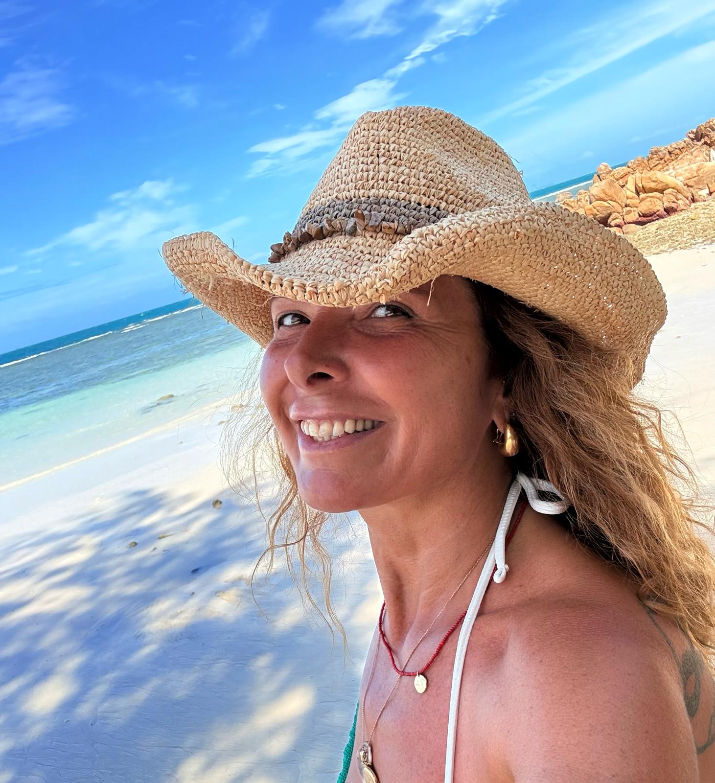 Eva Di Pierro on the beach